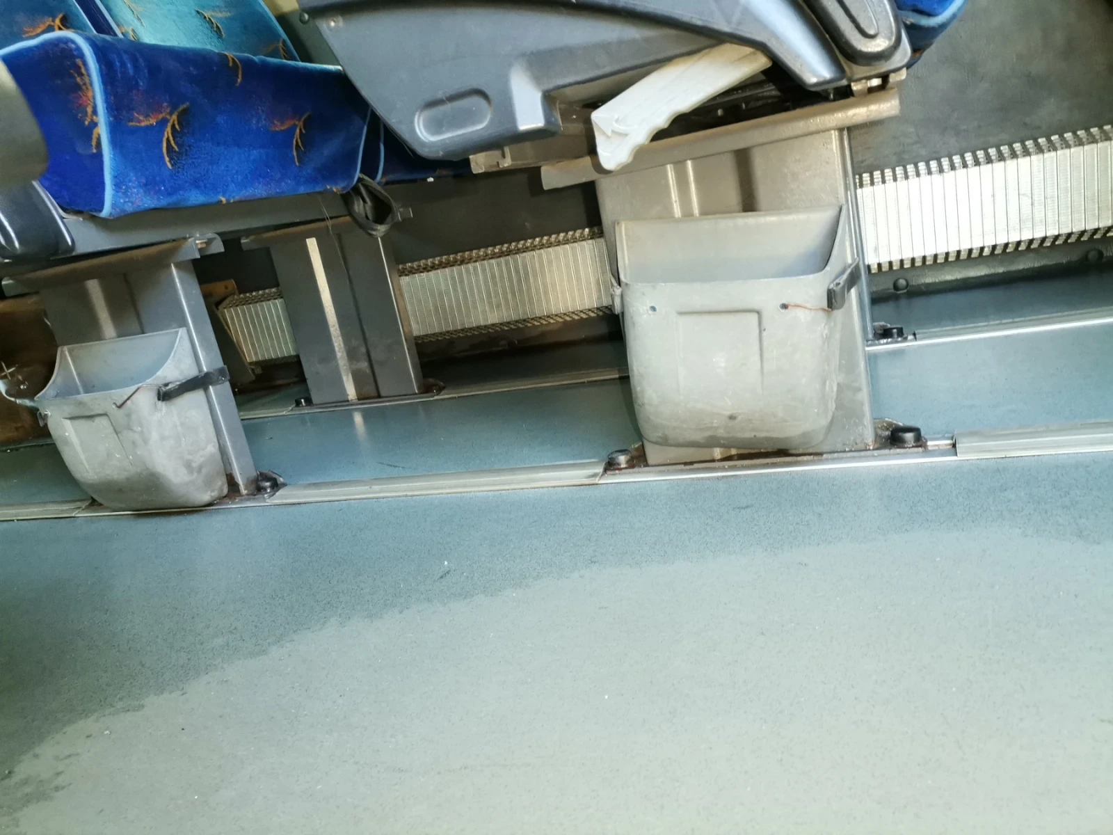 Mercedes-Benz 412  - изображение 2