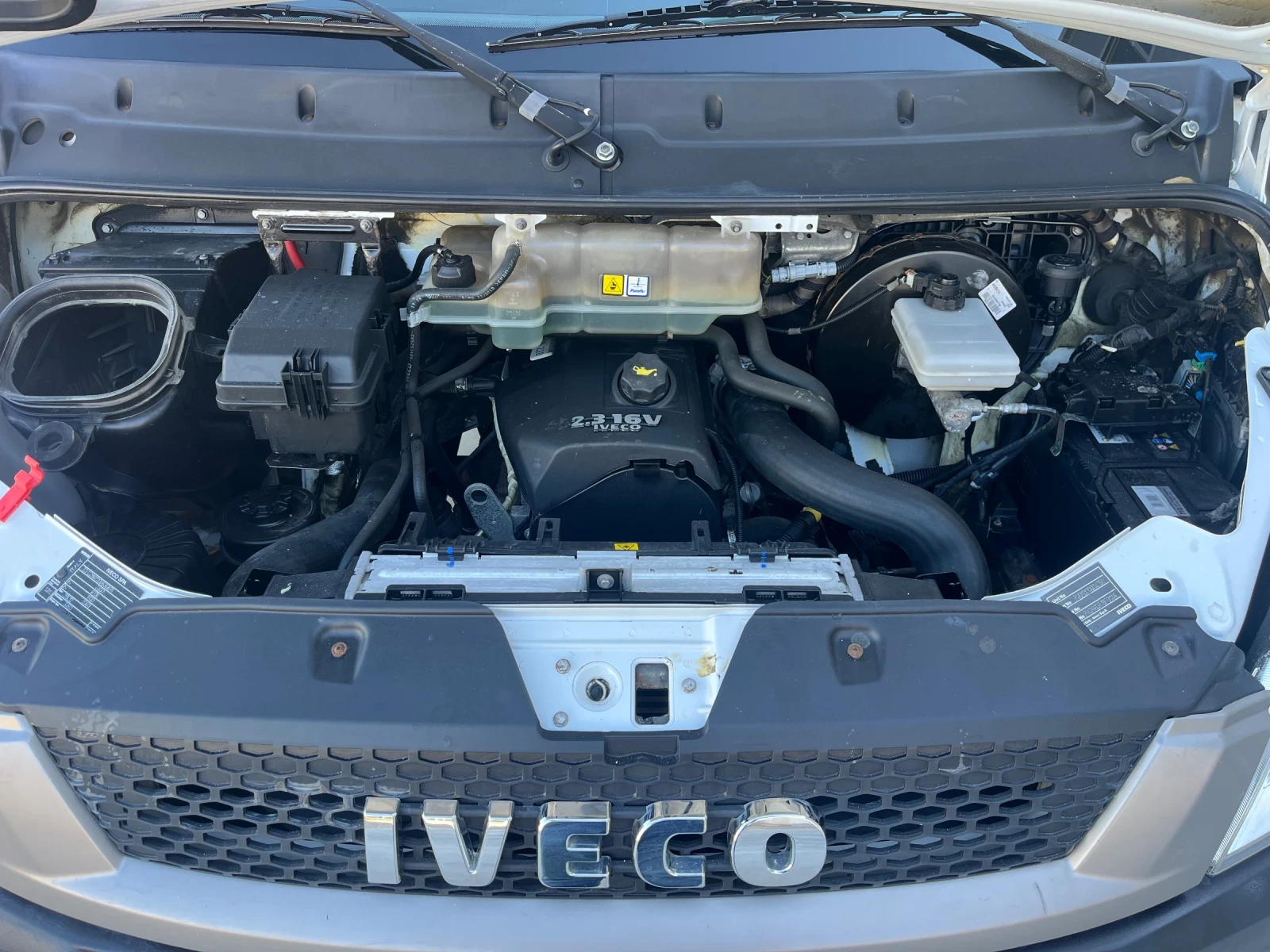 Iveco 35s12 2.3Mjet 122хил км, снимка 11 - Бусове и автобуси - 55985495