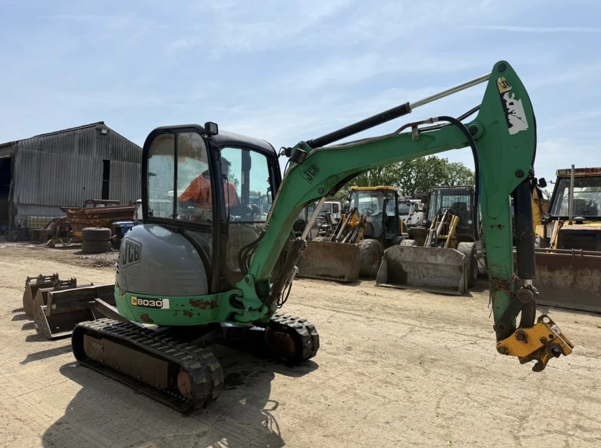 Багер JCB 8030, снимка 4 - Индустриална техника - 54811163