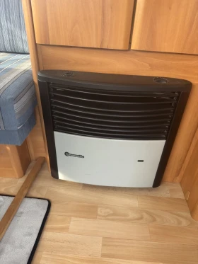 Каравана Hobby De luxe easy 450, снимка 10