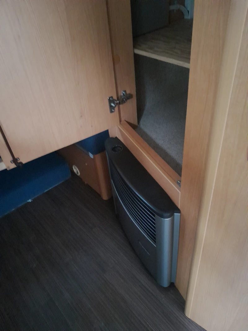 Каравана HYMER / ERIBA Feeling 430, снимка 14 - Каравани и кемпери - 52892909