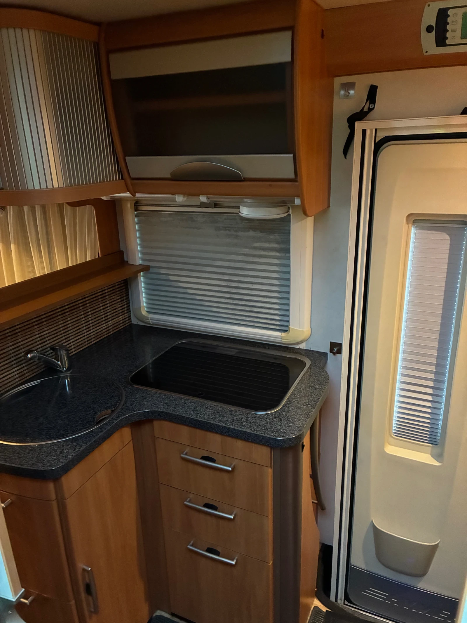 Кемпер HYMER / ERIBA B544SL, снимка 12 - Каравани и кемпери - 54915762