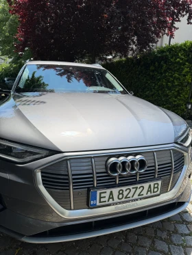 ������ Audi E-Tron