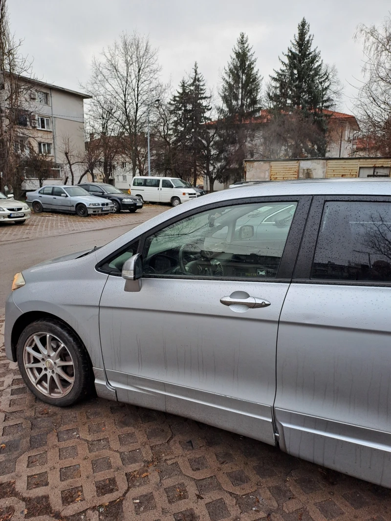 Honda Fr-v, снимка 5 - Автомобили и джипове - 48250024