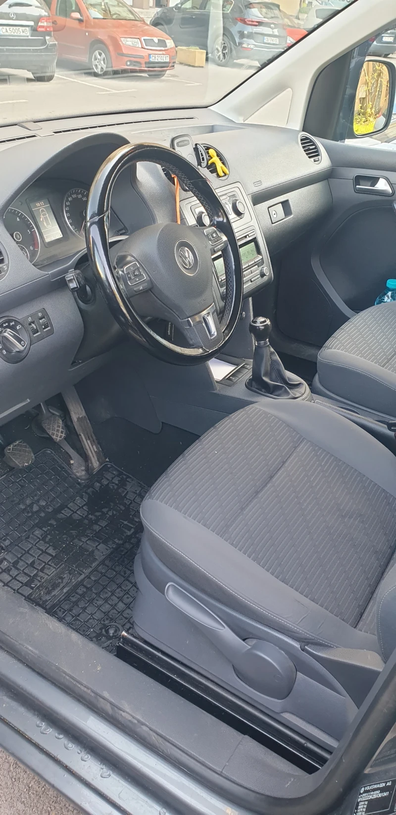 VW Caddy, снимка 6 - Автомобили и джипове - 52342089