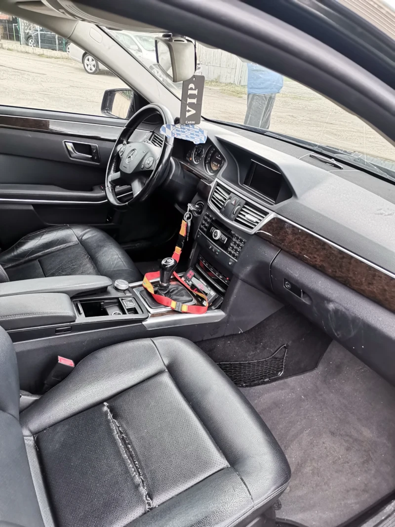 Mercedes-Benz E 200, снимка 6 - Автомобили и джипове - 50492499