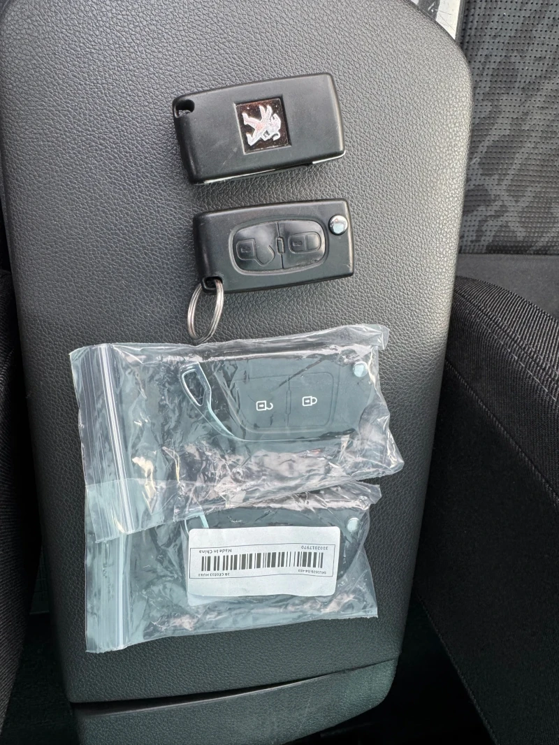 Peugeot 3008 1.6 HDI, снимка 15 - Автомобили и джипове - 52616877