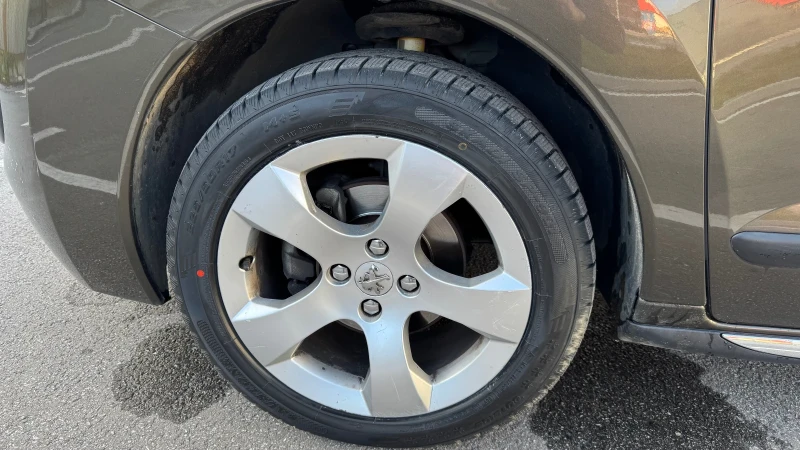 Peugeot 3008 1.6 HDI, снимка 11 - Автомобили и джипове - 52616877