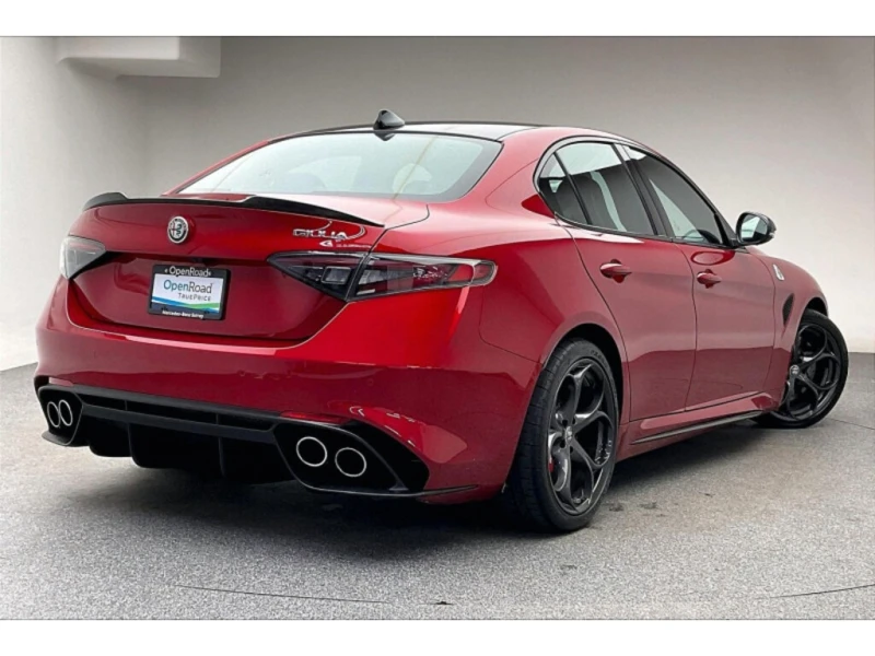 Alfa Romeo Giulia * Quadrifoglio RWD * CARFAX * ЦЕНА ДО БГ, снимка 5 - Автомобили и джипове - 53020600