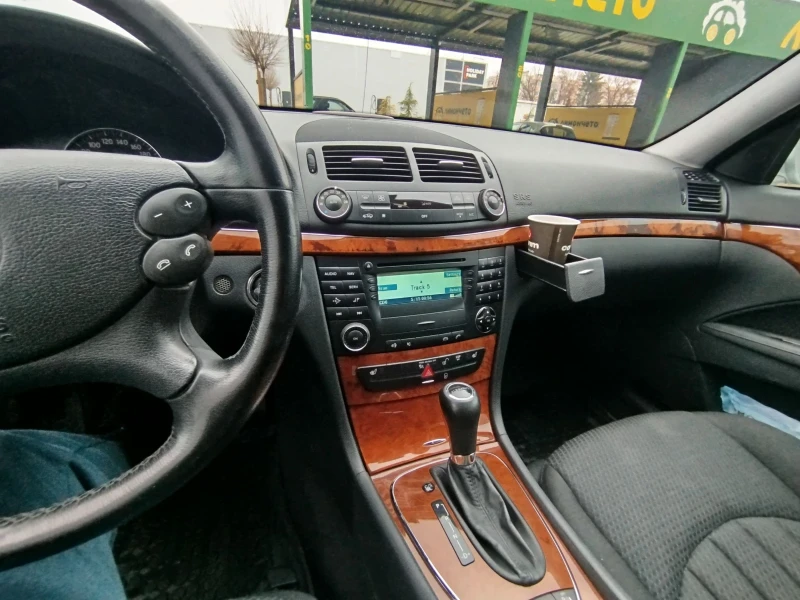 Mercedes-Benz E 200 Kompressor LPG, снимка 12 - Автомобили и джипове - 53160897