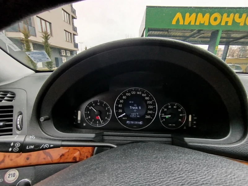 Mercedes-Benz E 200 Kompressor LPG, снимка 11 - Автомобили и джипове - 53160897