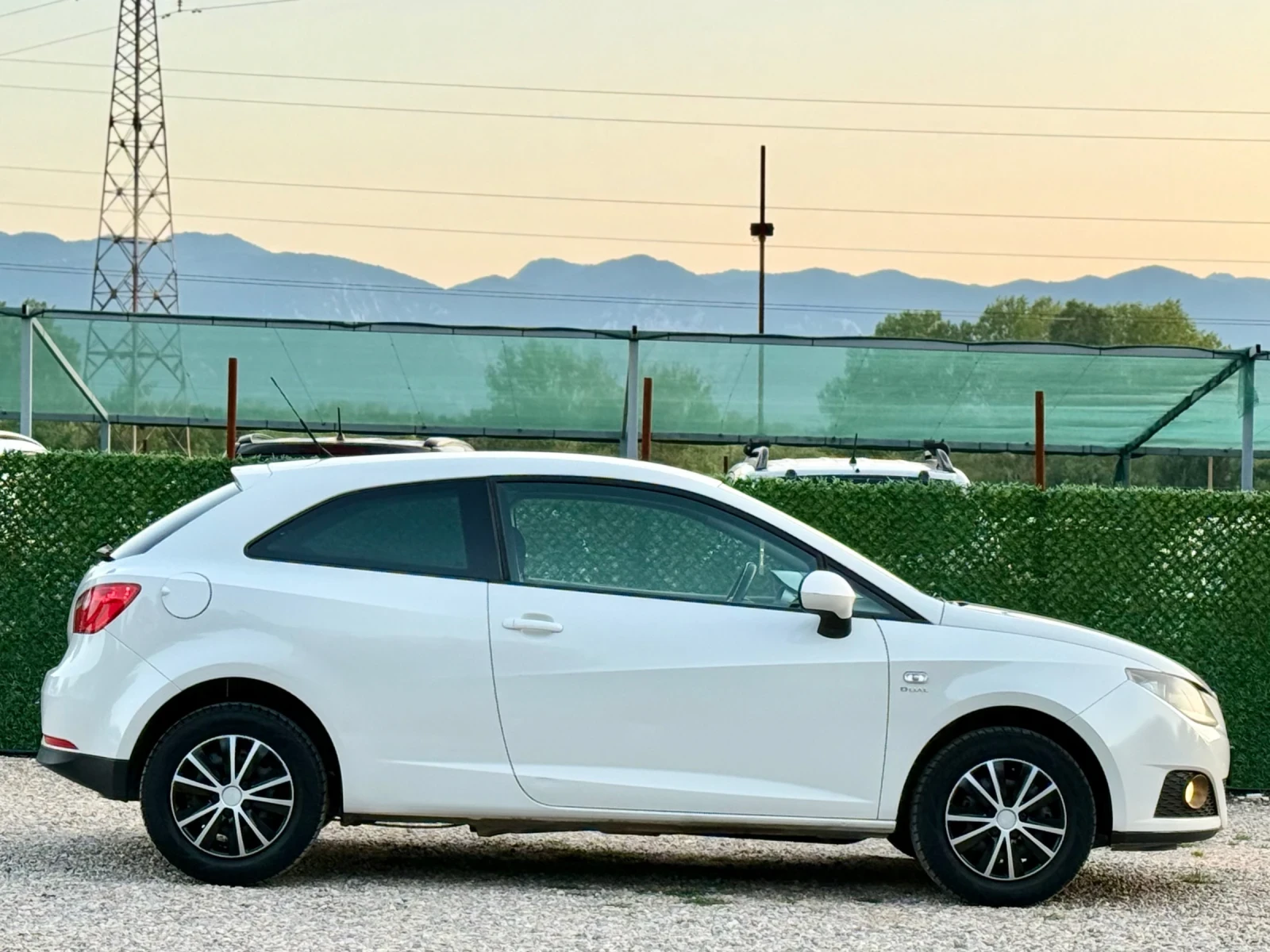 Seat Ibiza 1.6i 105hp - изображение 8