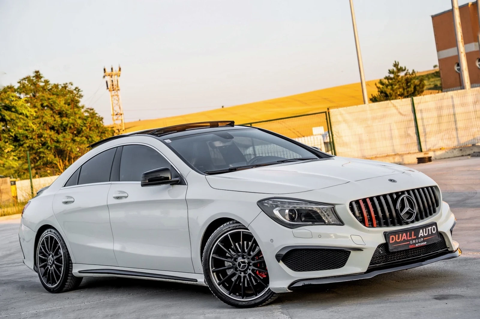 Mercedes-Benz CLA 220 AMG / PANORAMA / LED / AMBIENT - изображение 3