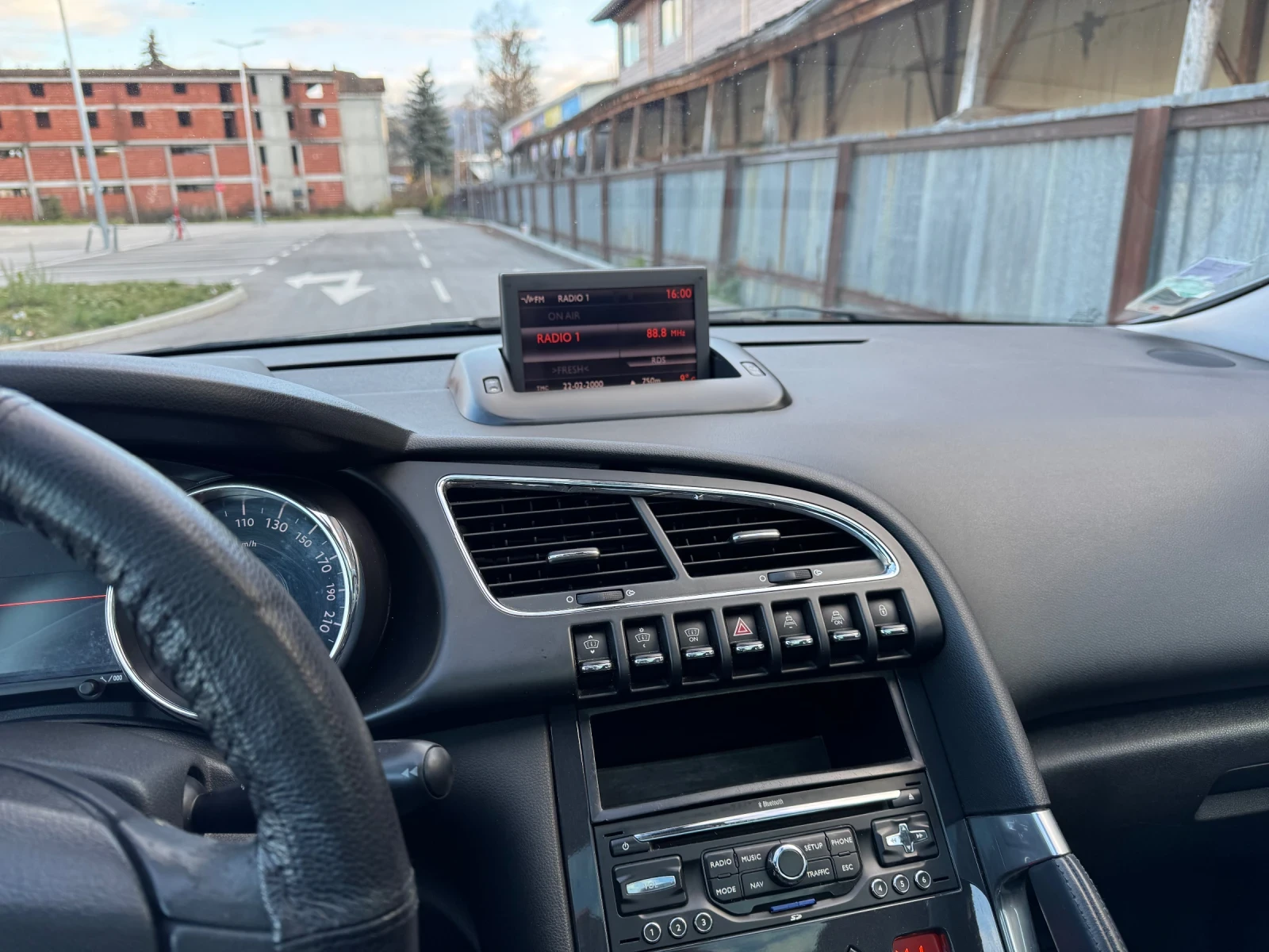 Peugeot 3008 1.6 HDI - изображение 5