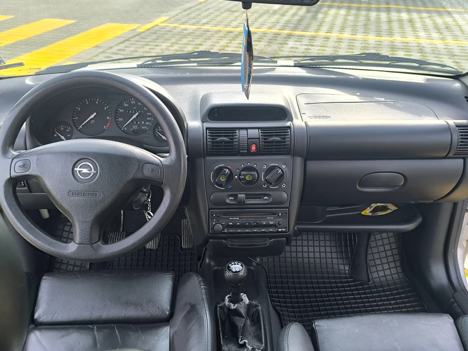Opel Corsa Edition 2000 - GSI Line X12XE - изображение 9