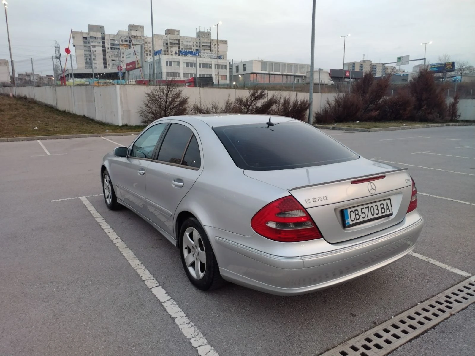 Mercedes-Benz E 320, снимка 7 - Автомобили и джипове - 53891764