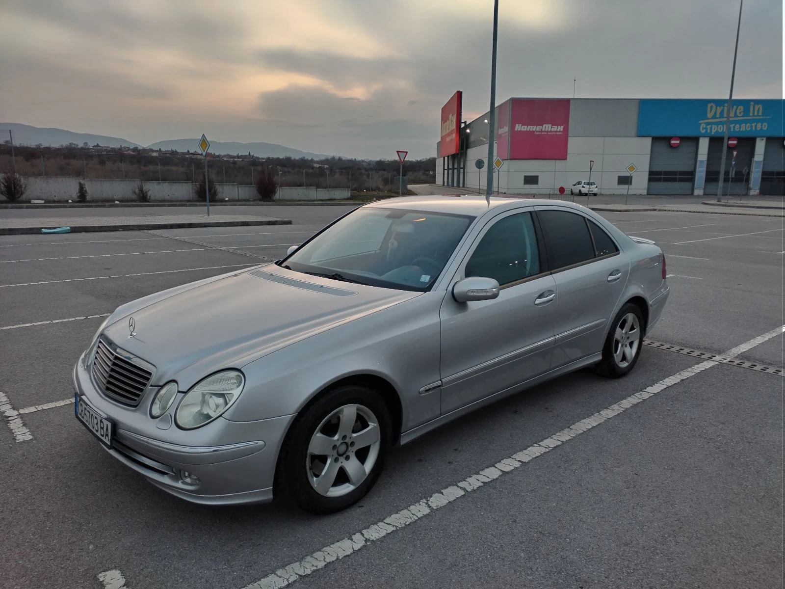 Mercedes-Benz E 320, снимка 3 - Автомобили и джипове - 53891764