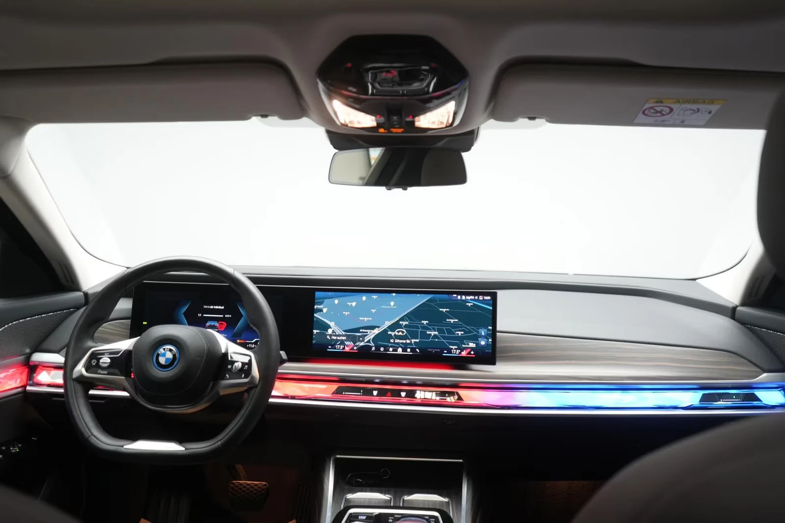BMW i7 eDRIVE50/455HP/MSPORT/360/HUD/H&K/PANO/190z, снимка 8 - Автомобили и джипове - 53916251