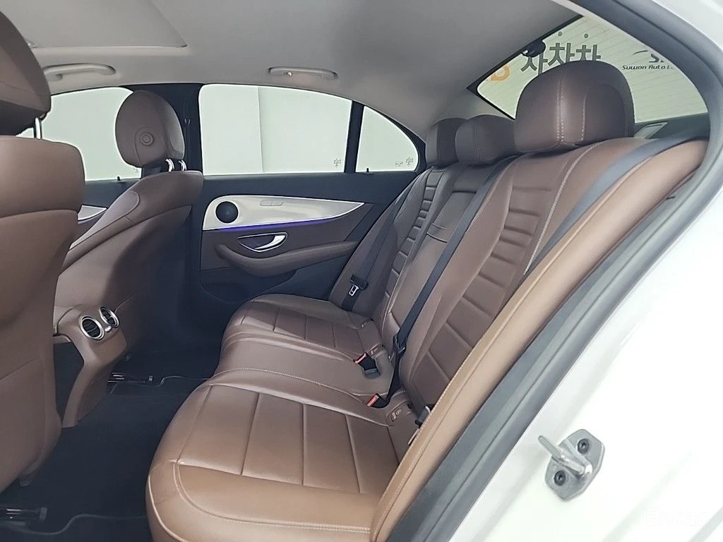 Mercedes-Benz E 300 ПОДГРЕВ* КАМЕРА* КЕЙЛЕС* LANE* ASSIST* , снимка 10 - Автомобили и джипове - 54423514