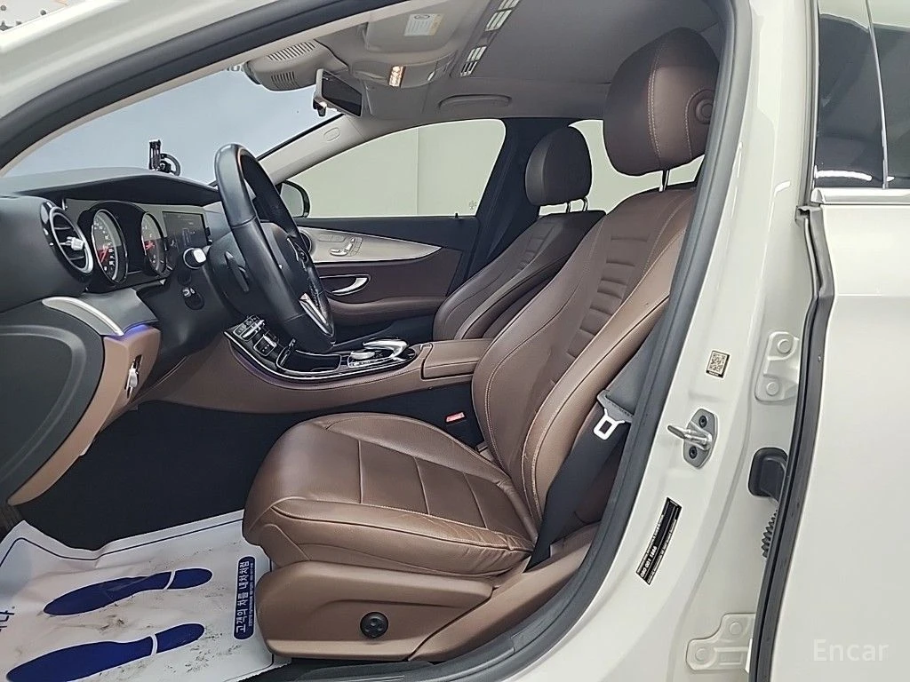 Mercedes-Benz E 300 ПОДГРЕВ* КАМЕРА* КЕЙЛЕС* LANE* ASSIST* , снимка 9 - Автомобили и джипове - 54423514