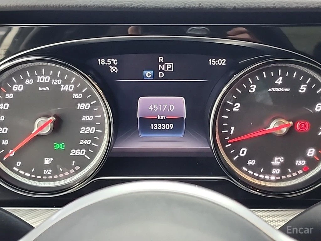 Mercedes-Benz E 300 ПОДГРЕВ* КАМЕРА* КЕЙЛЕС* LANE* ASSIST* , снимка 5 - Автомобили и джипове - 54423514