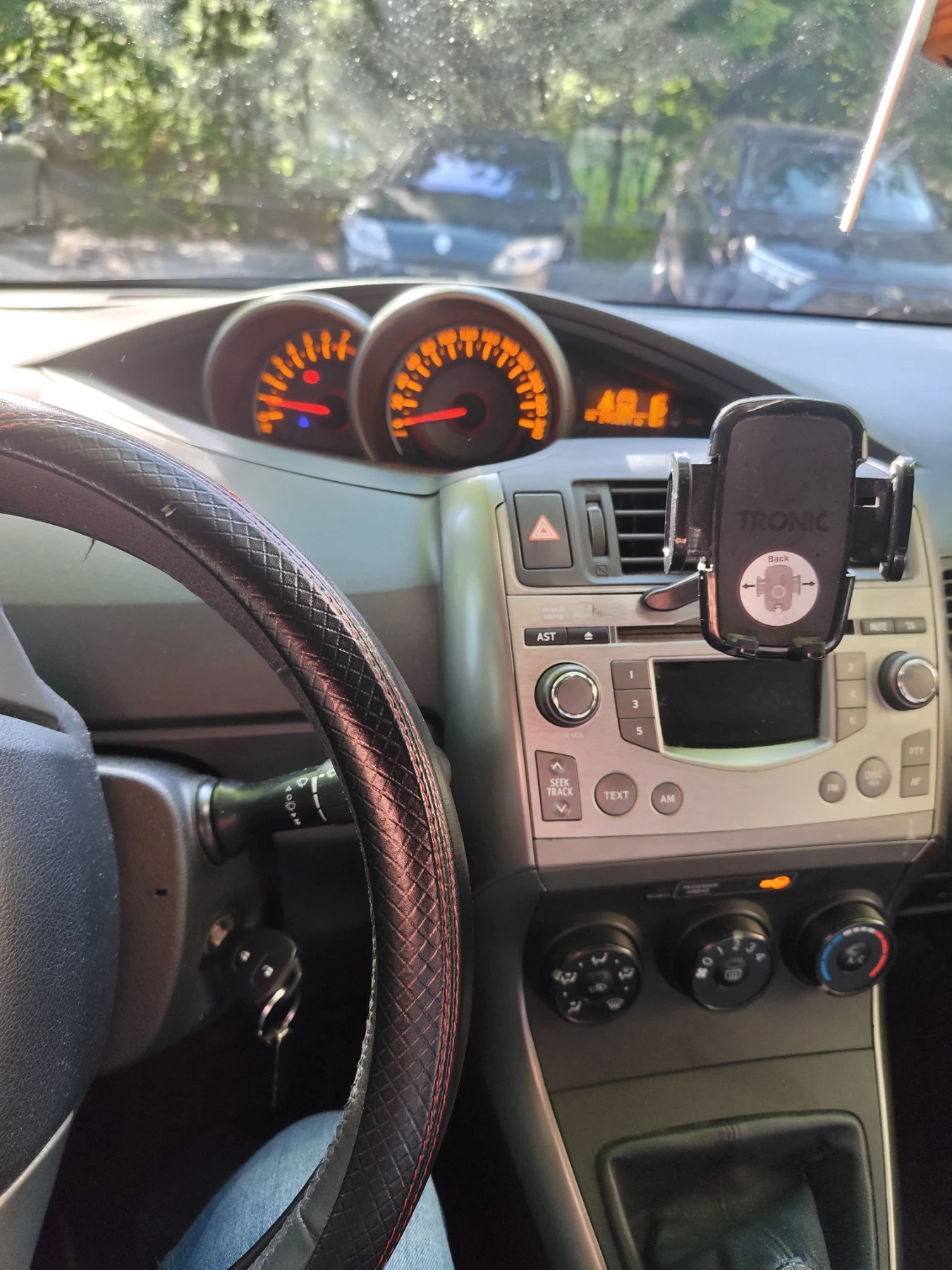 Toyota Verso Мини ван, снимка 3 - Автомобили и джипове - 54622119