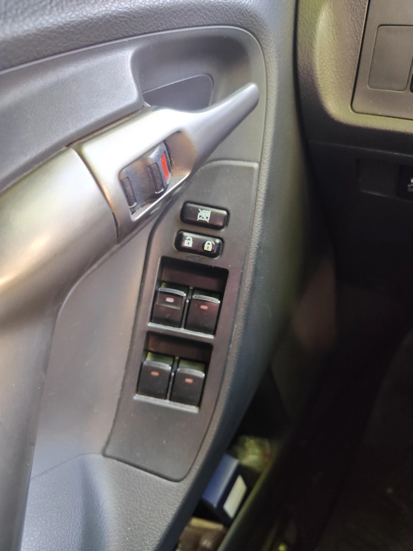 Toyota Verso 1.8, снимка 10 - Автомобили и джипове - 54622119