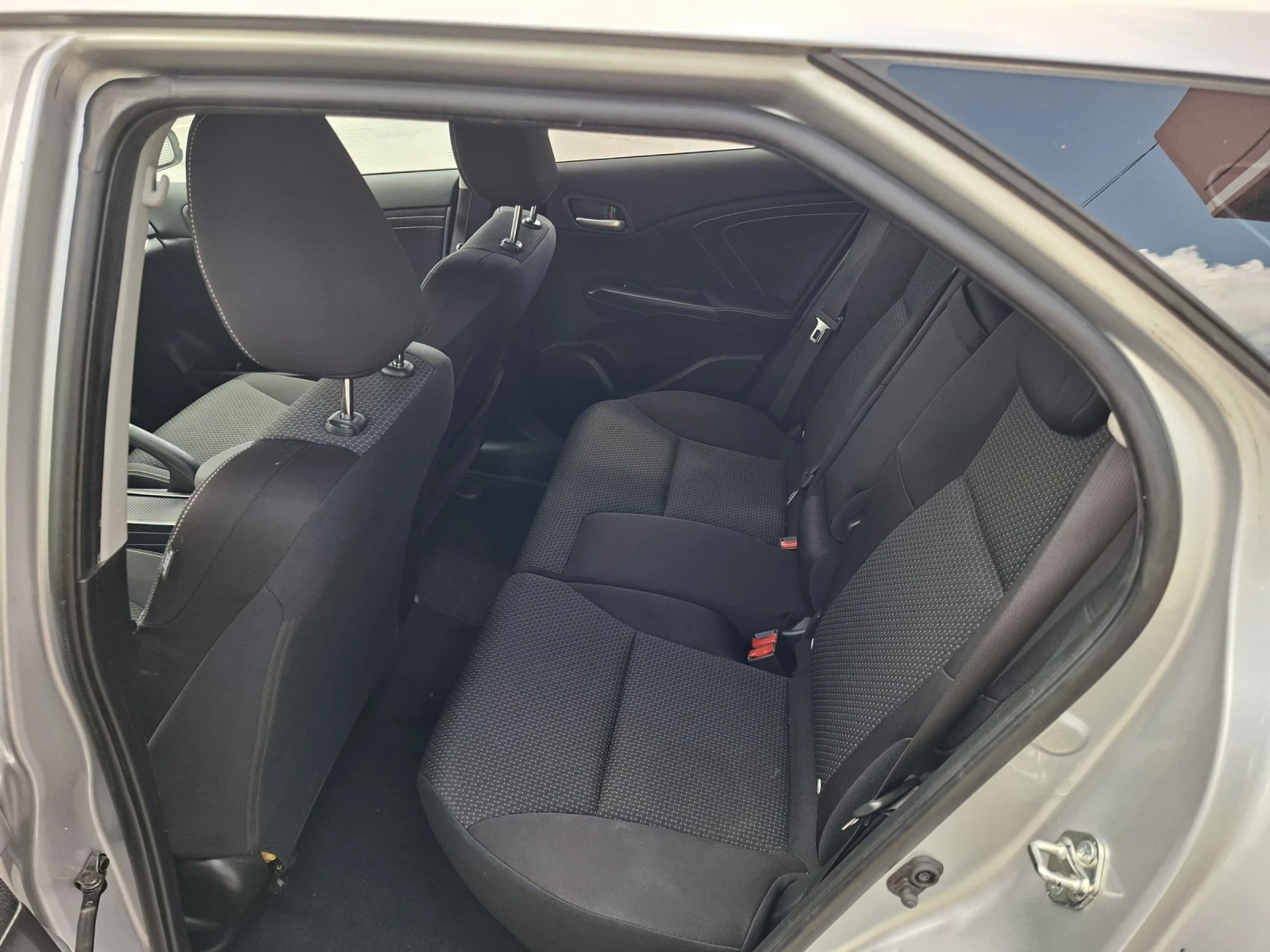 Honda Civic 1.6 DIZEL EURO6B, снимка 12 - Автомобили и джипове - 54631874