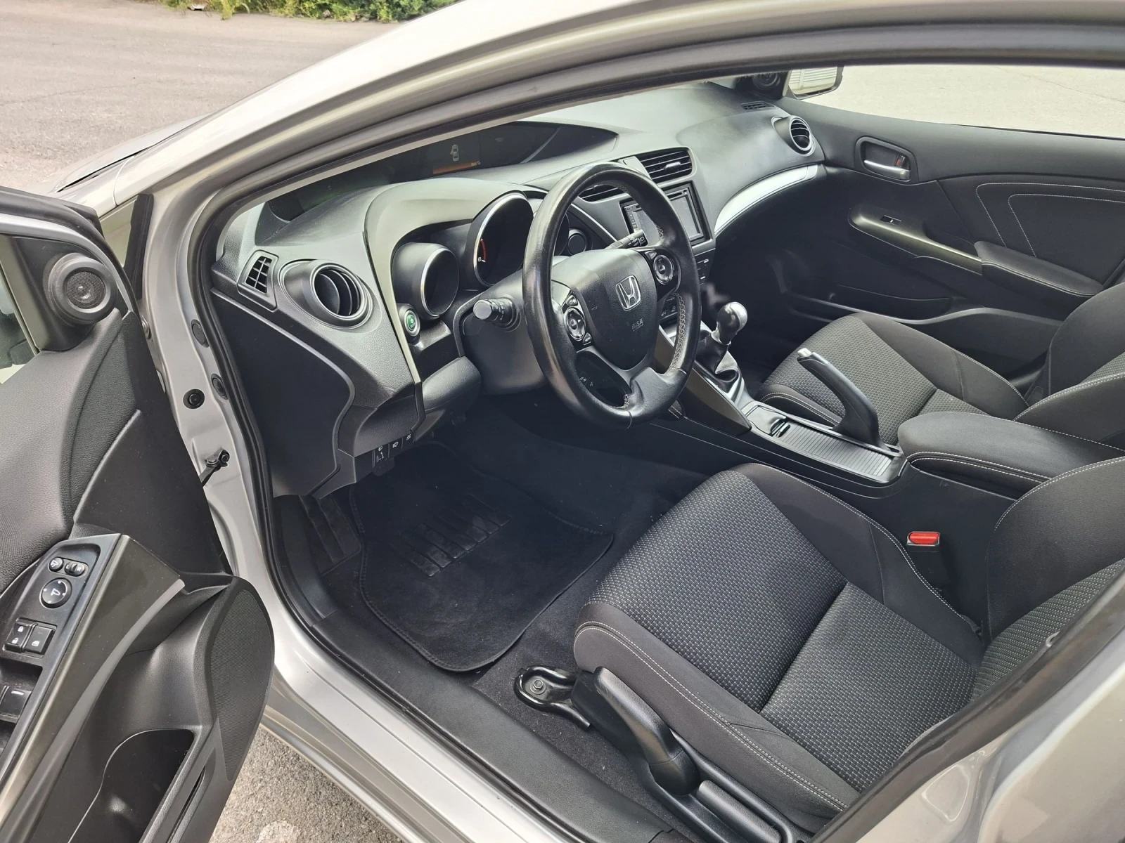 Honda Civic 1.6 DIZEL EURO6B, снимка 9 - Автомобили и джипове - 54631874
