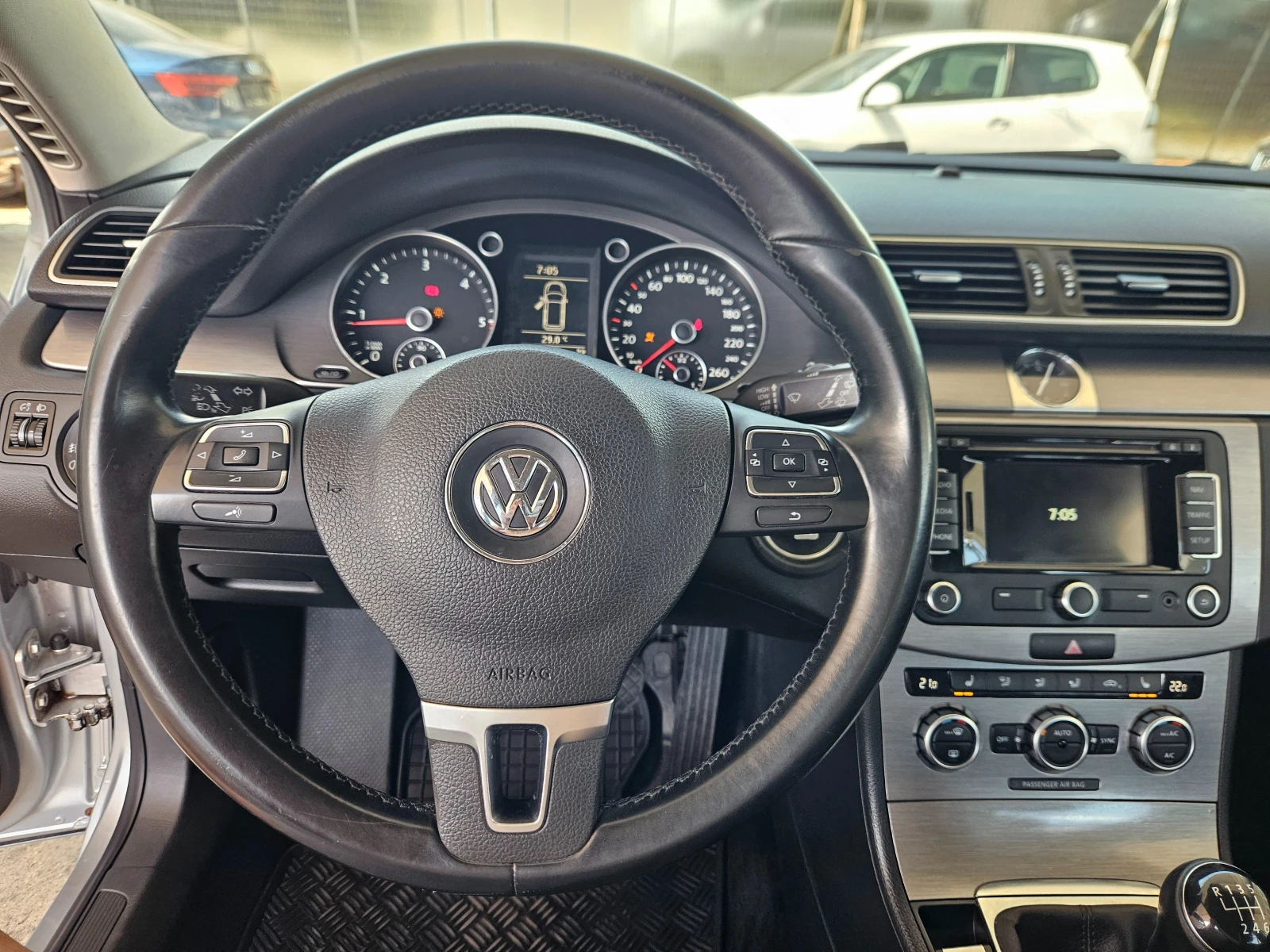 VW Passat, снимка 16 - Автомобили и джипове - 54854153