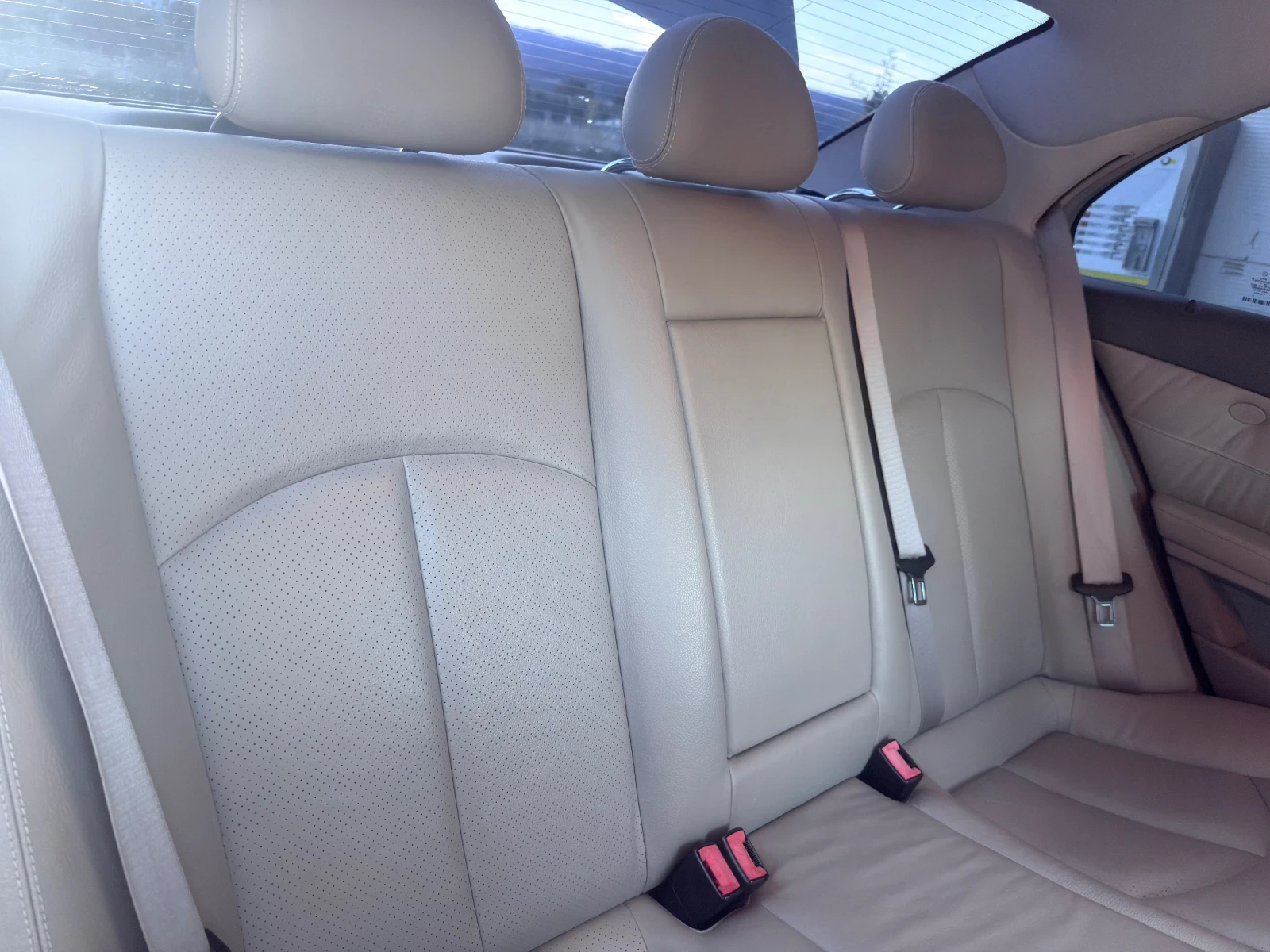 Mercedes-Benz E 320, снимка 11 - Автомобили и джипове - 54905239