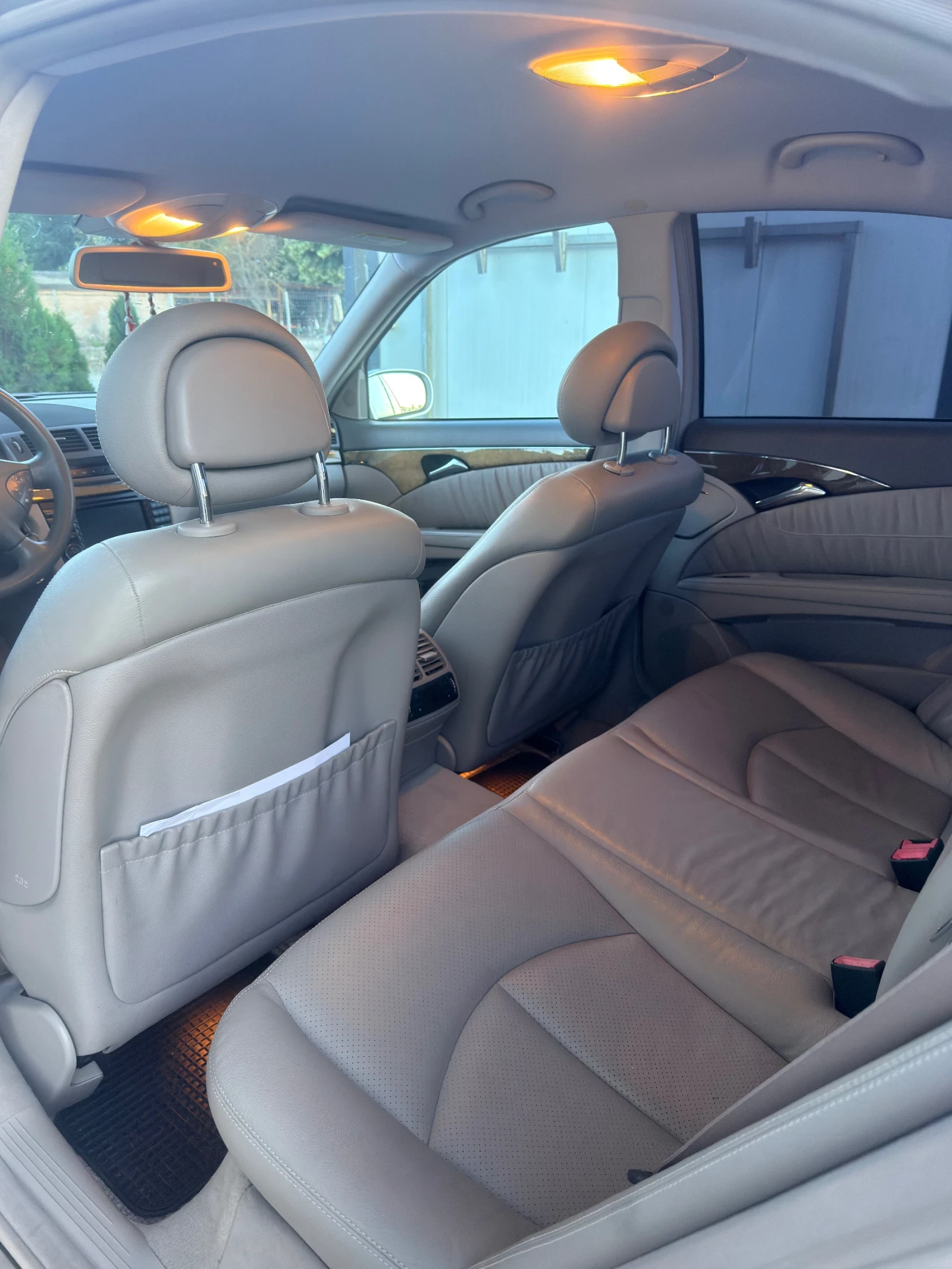 Mercedes-Benz E 320, снимка 12 - Автомобили и джипове - 54905239