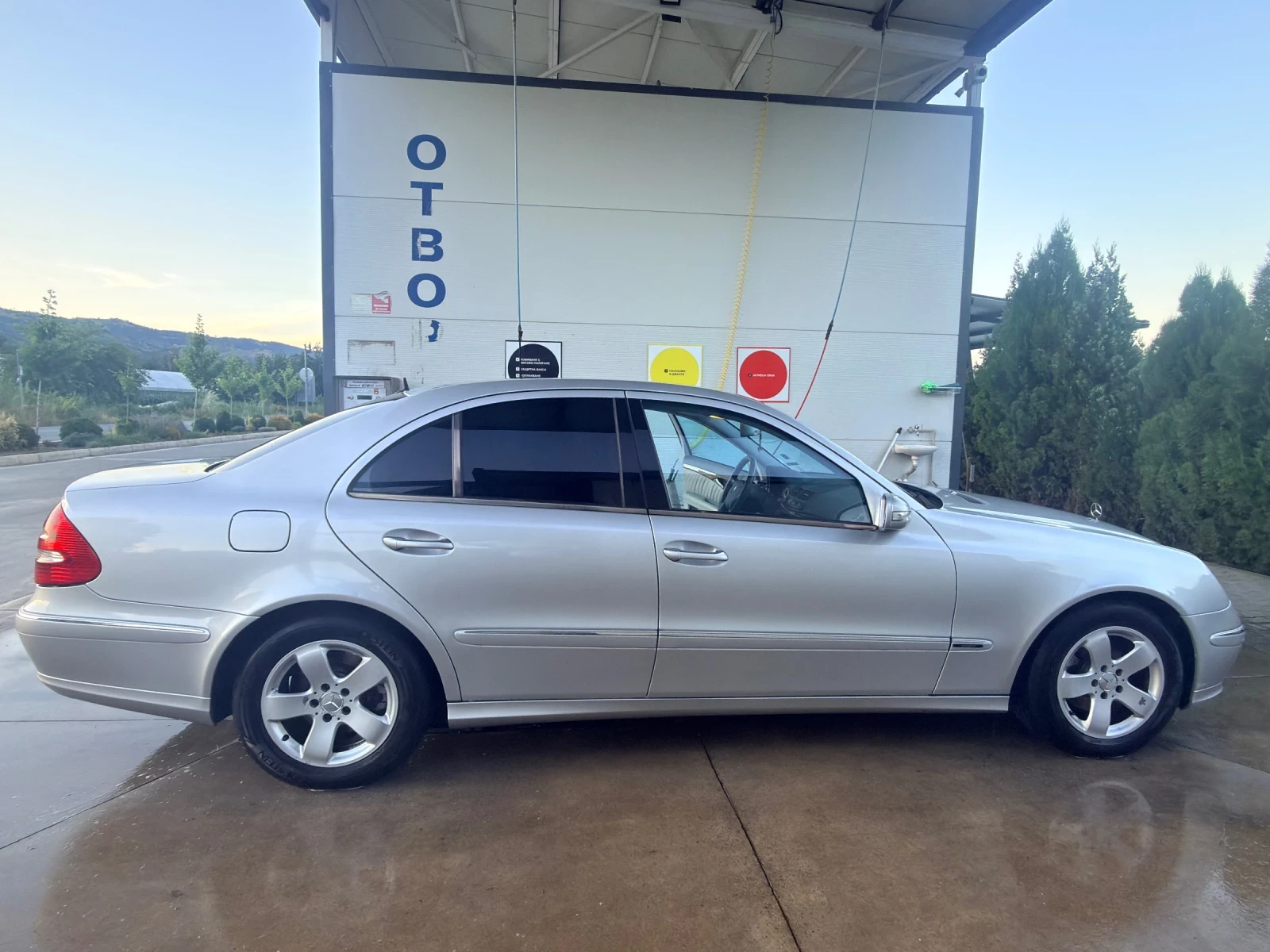 Mercedes-Benz E 320, снимка 4 - Автомобили и джипове - 54905239