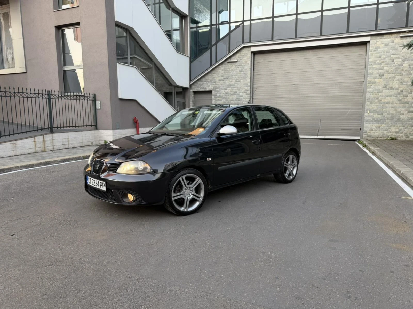 Seat Ibiza 1.8T Fr  Навигация камера , снимка 2 - Автомобили и джипове - 55064772