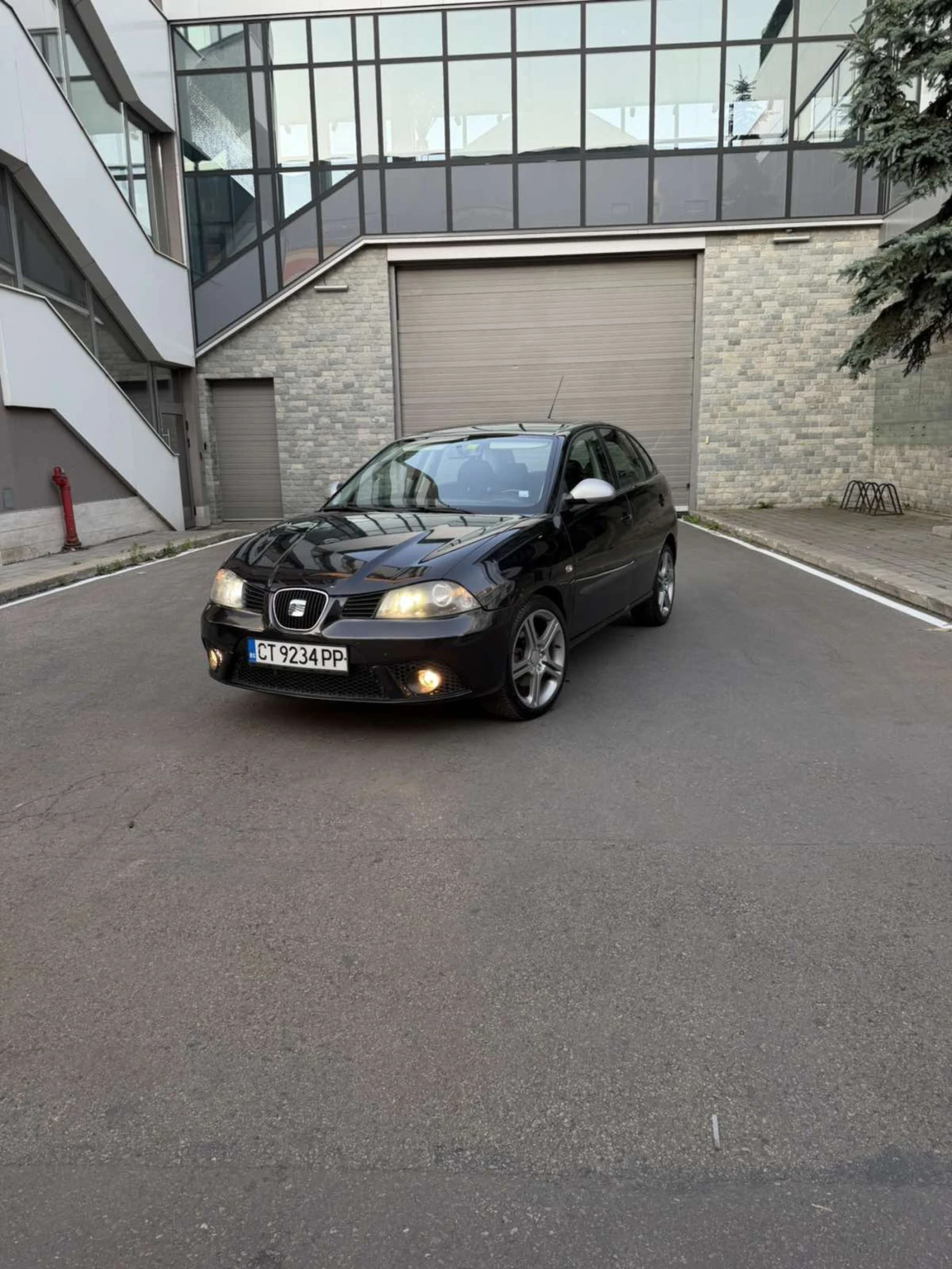 Seat Ibiza 1.8T Fr  Навигация камера , снимка 4 - Автомобили и джипове - 55064772