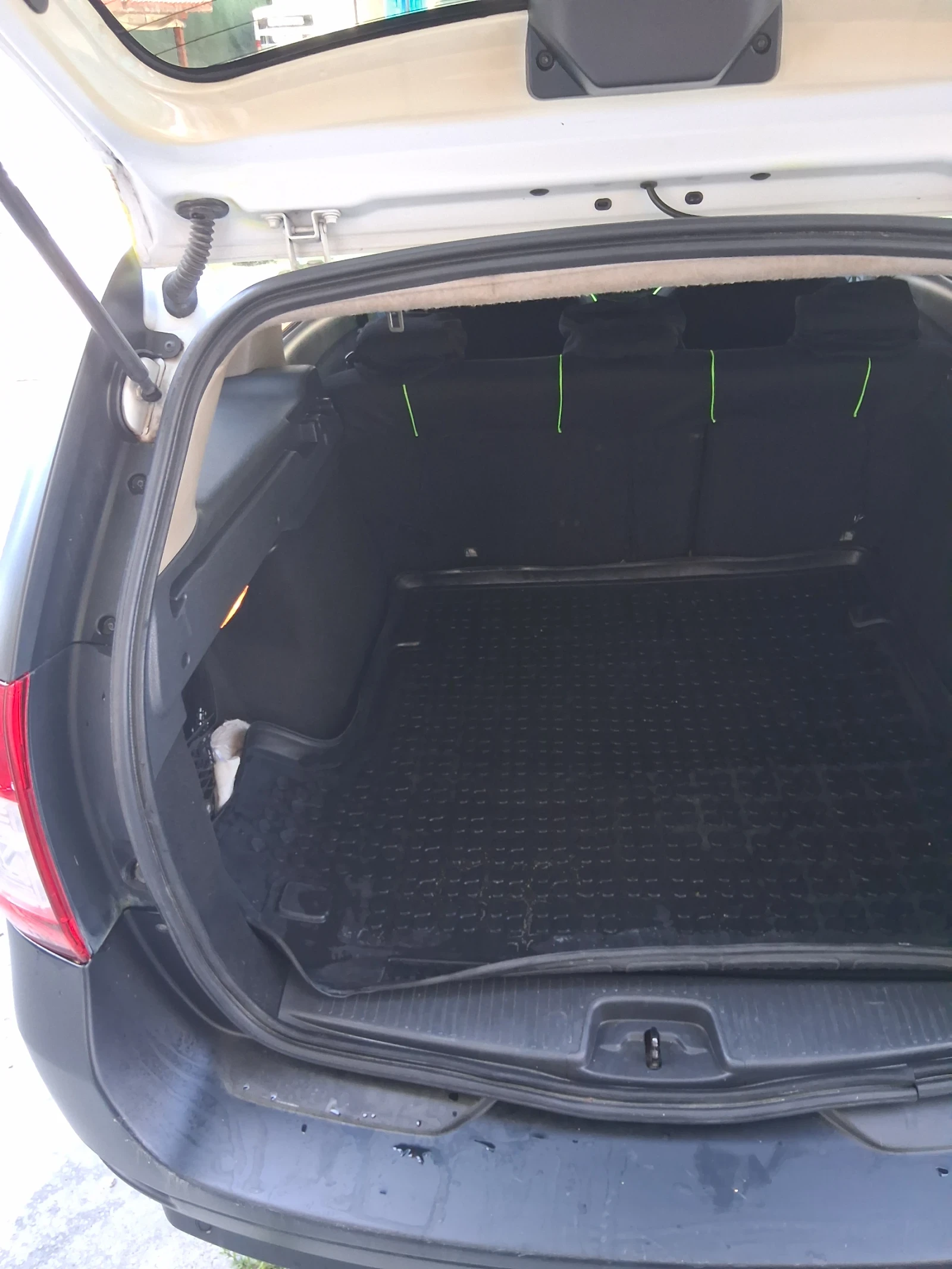 Dacia Logan МСВ комби, снимка 2 - Автомобили и джипове - 55113436
