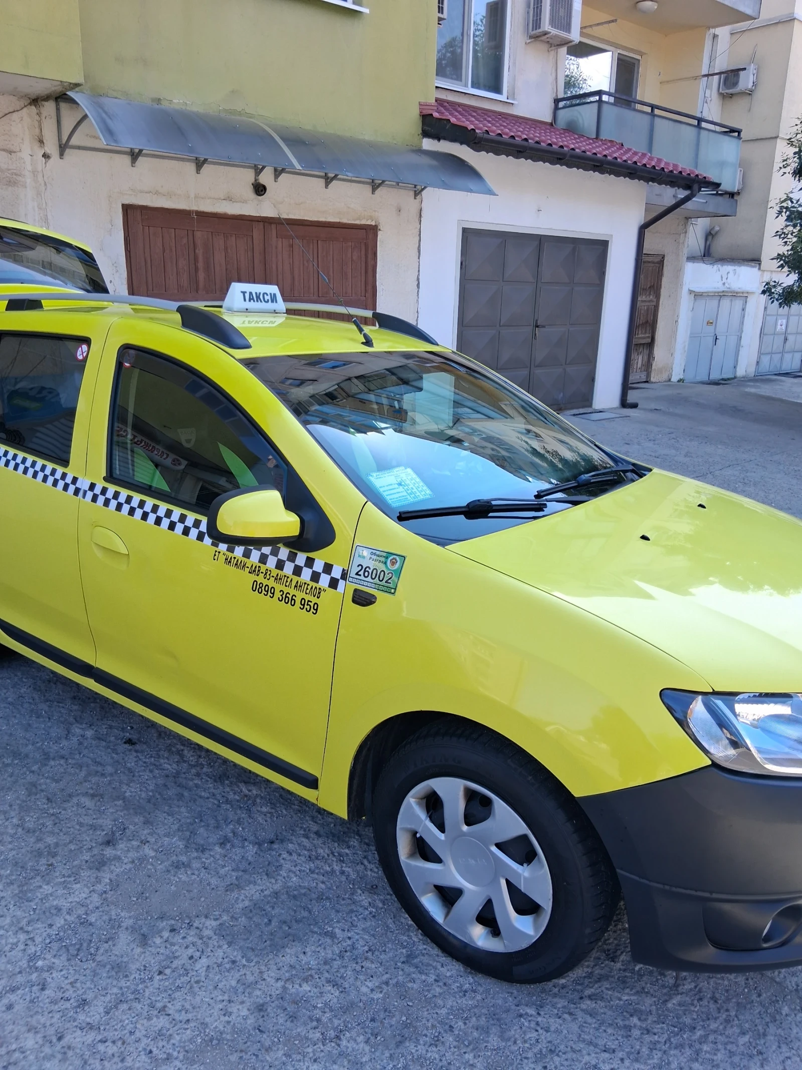 Dacia Logan МСВ комби, снимка 5 - Автомобили и джипове - 55113436