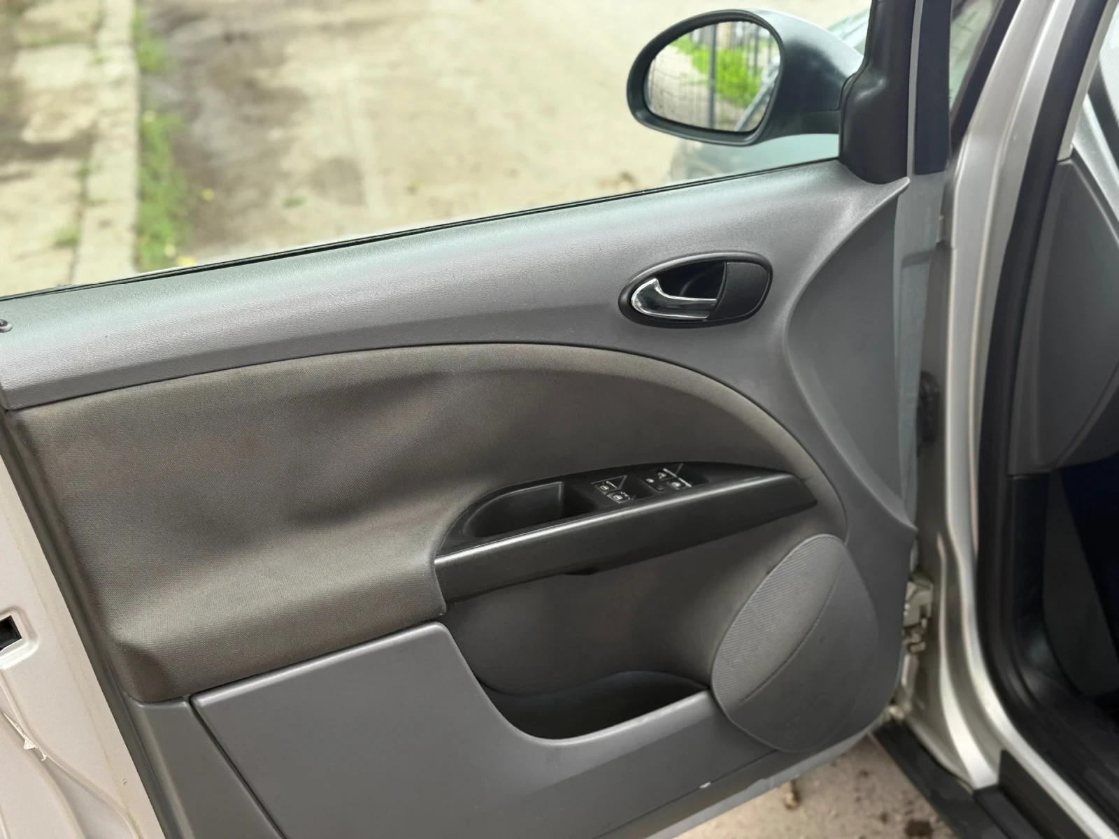 Seat Altea 1.9tdi, снимка 6 - Автомобили и джипове - 55133717