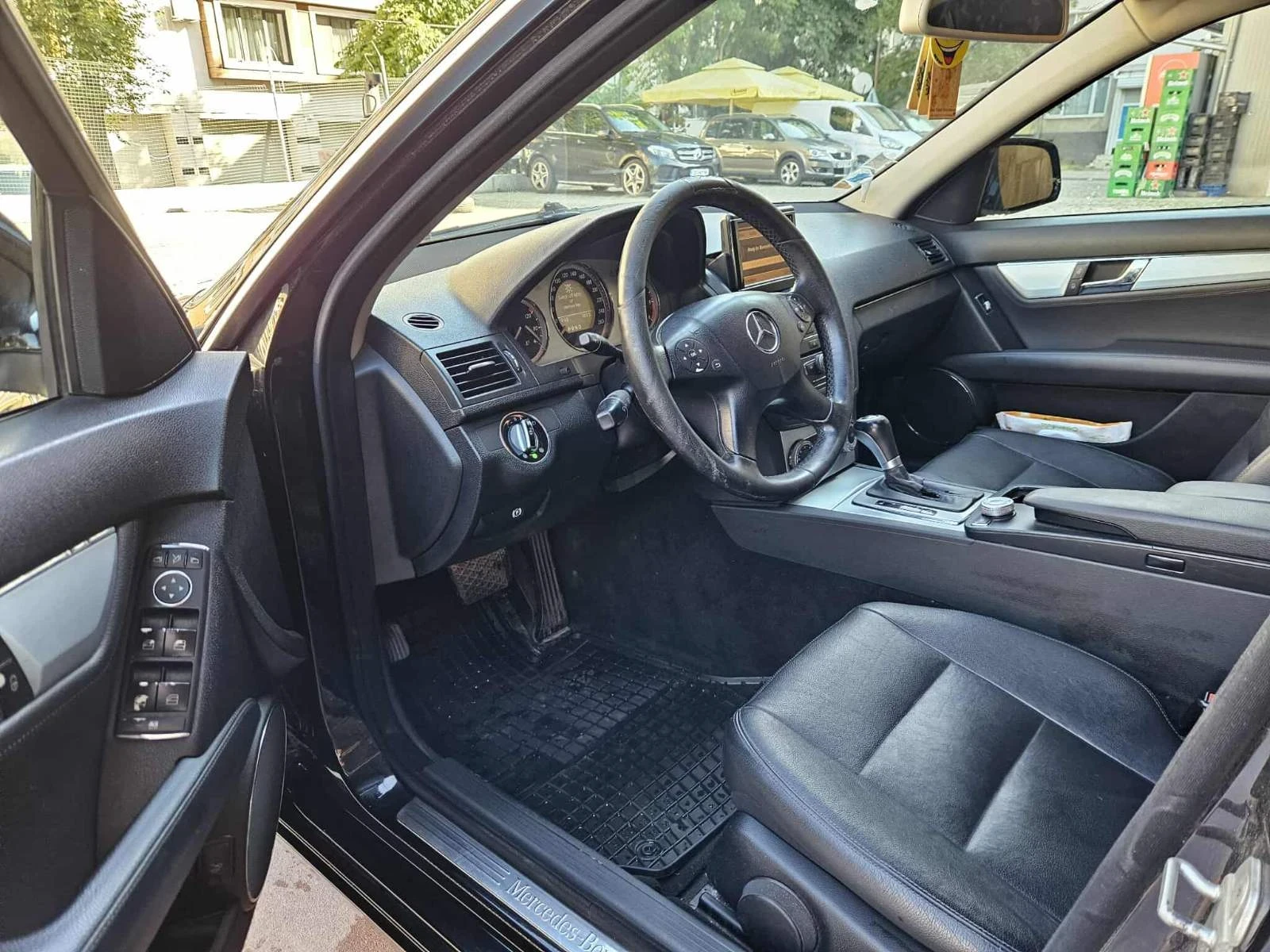 Mercedes-Benz C 320 4Matic, снимка 7 - Автомобили и джипове - 55658231