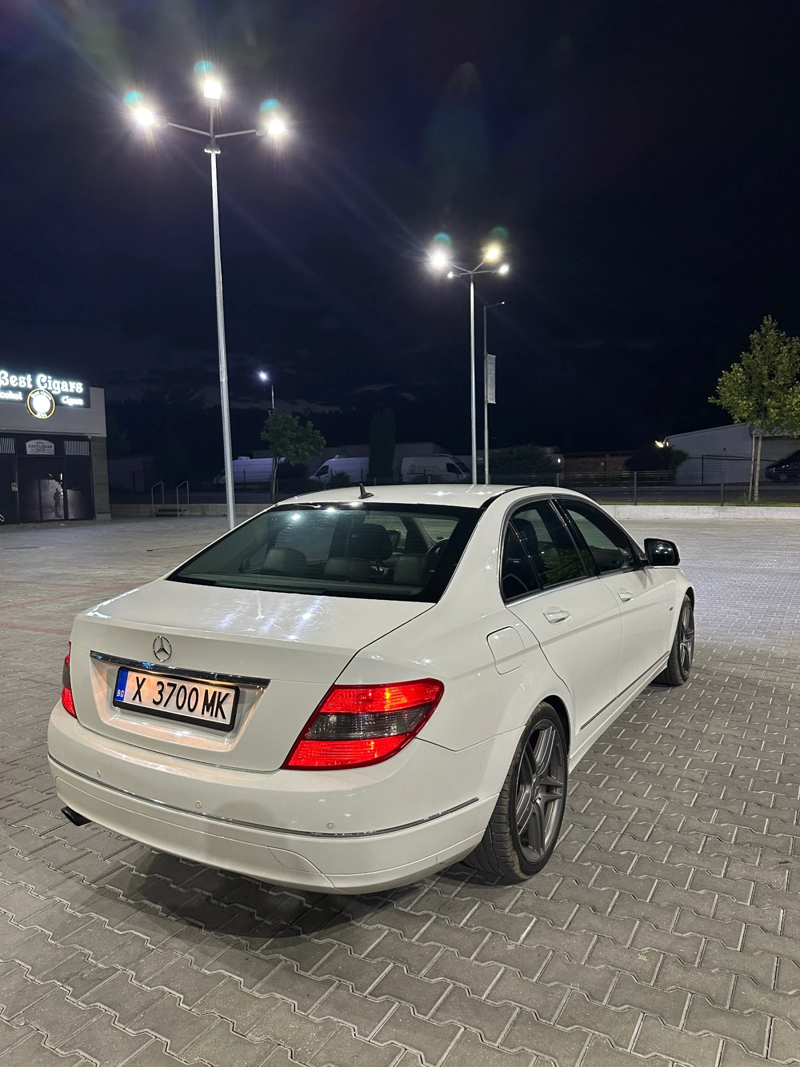 Mercedes-Benz C 220, снимка 2 - Автомобили и джипове - 55669259