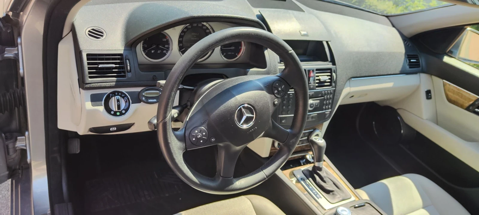 Mercedes-Benz C 220, снимка 10 - Автомобили и джипове - 55679984