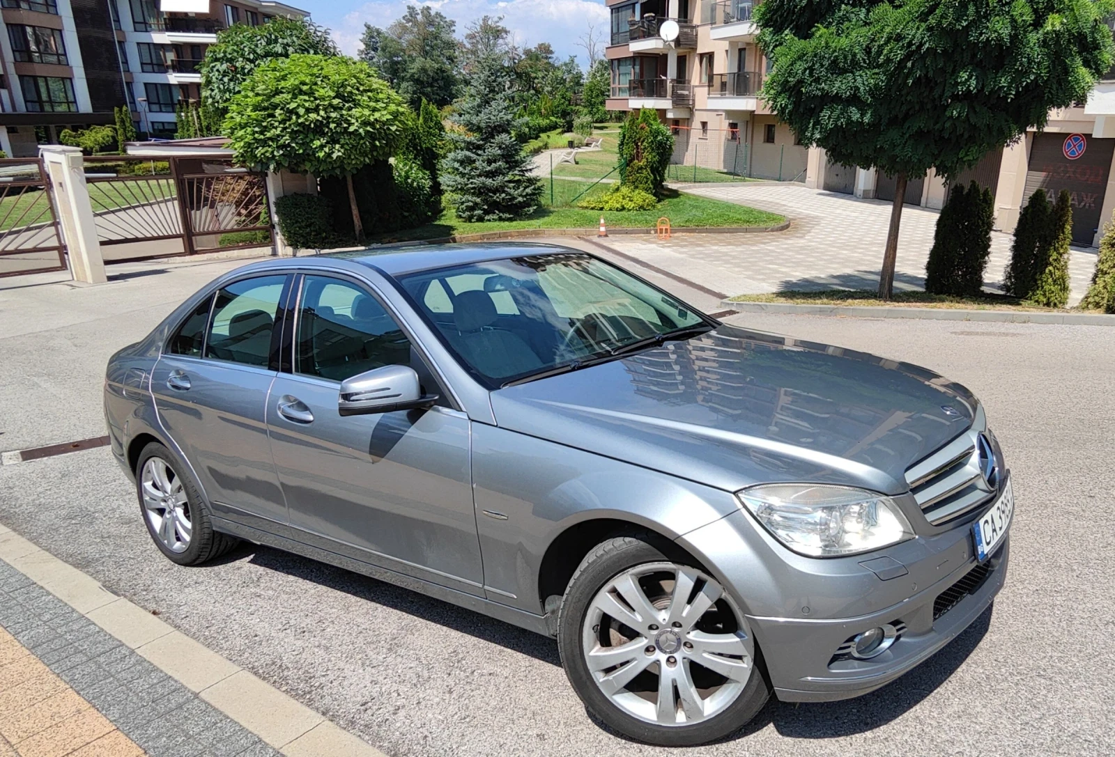 Mercedes-Benz C 220, снимка 2 - Автомобили и джипове - 55679984