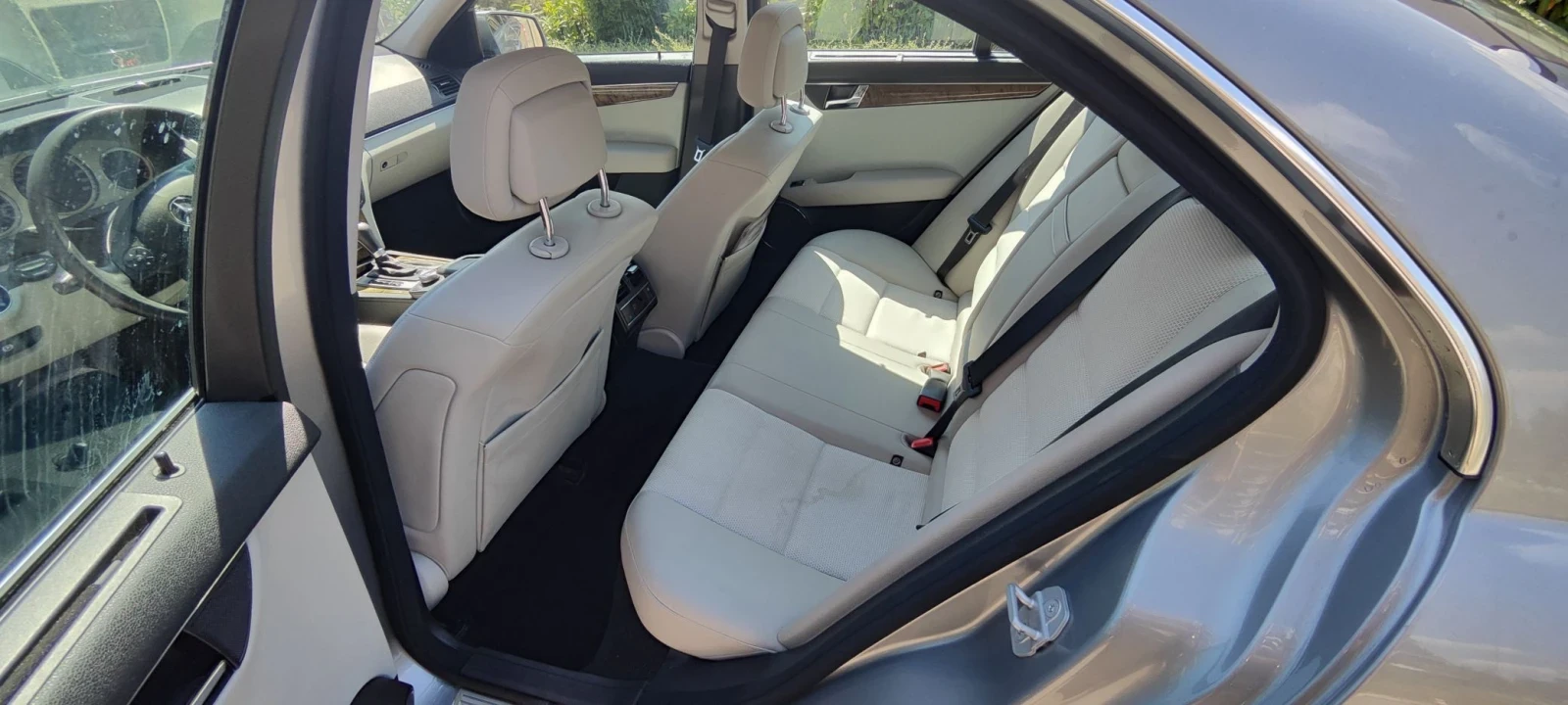 Mercedes-Benz C 220, снимка 8 - Автомобили и джипове - 55679984