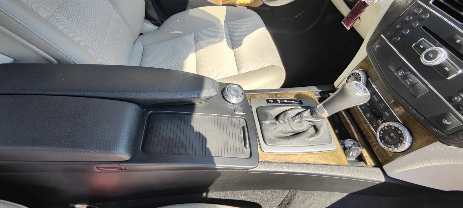 Mercedes-Benz C 220, снимка 12 - Автомобили и джипове - 55679984