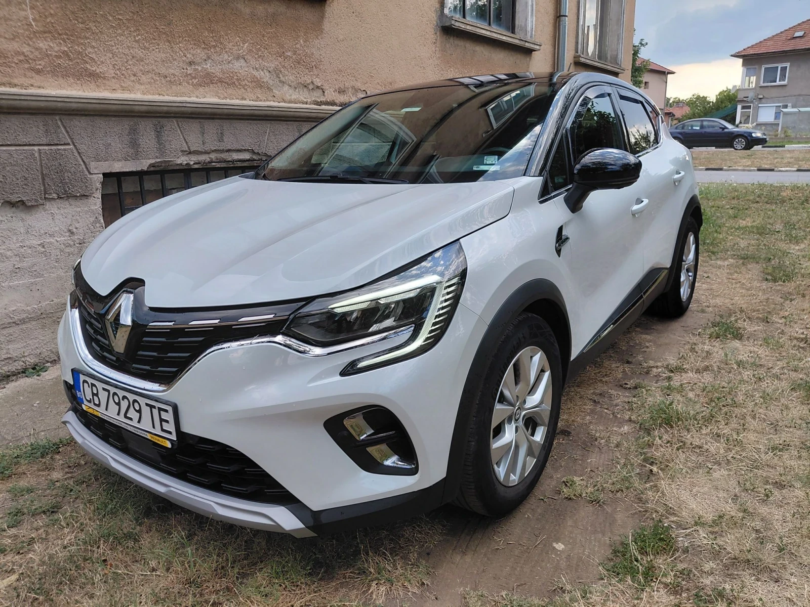 Renault Captur 2, снимка 3 - Автомобили и джипове - 55836332
