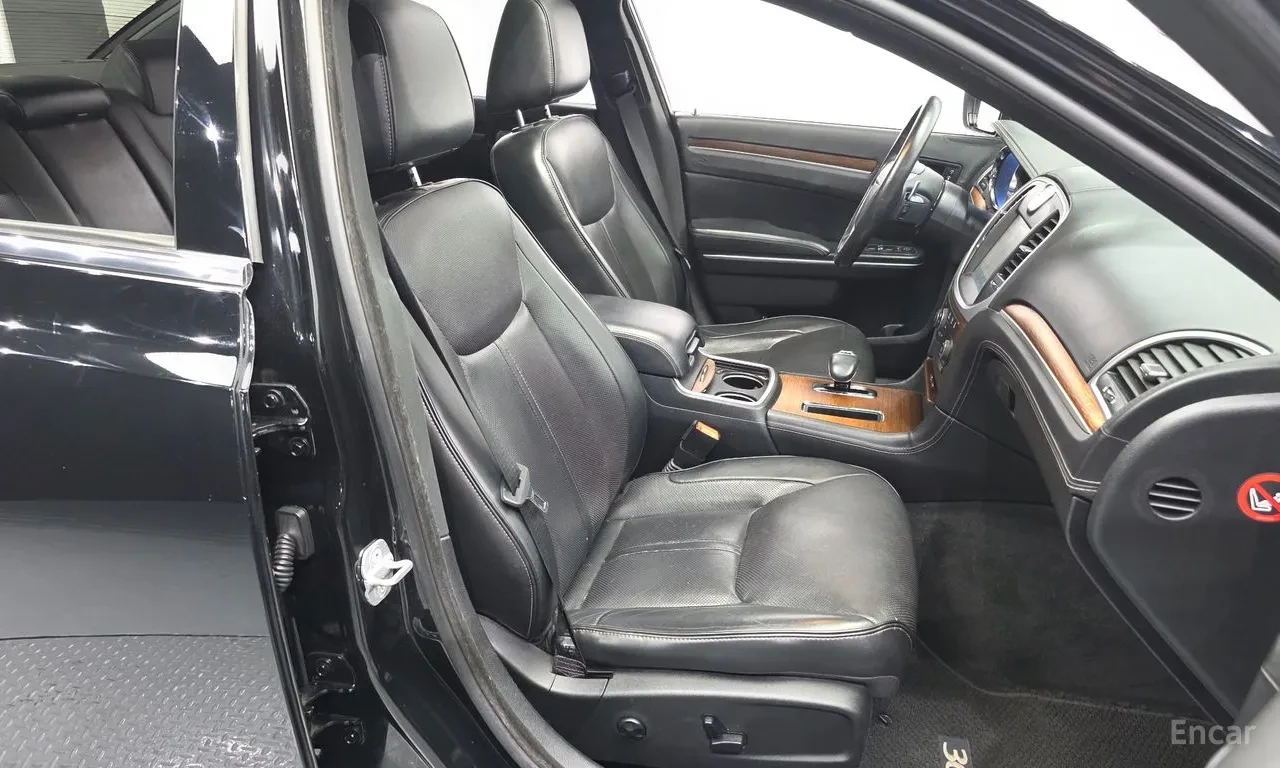 Chrysler 300c AWD | 3.6 |  91хил км!, снимка 11 - Автомобили и джипове - 56566283
