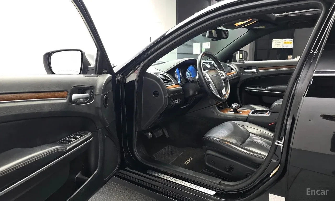 Chrysler 300c AWD | 3.6 |  91хил км!, снимка 10 - Автомобили и джипове - 56566283