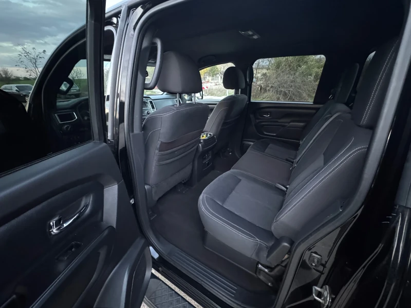 Nissan Titan crew cab 5.6i, снимка 13 - Автомобили и джипове - 52595667