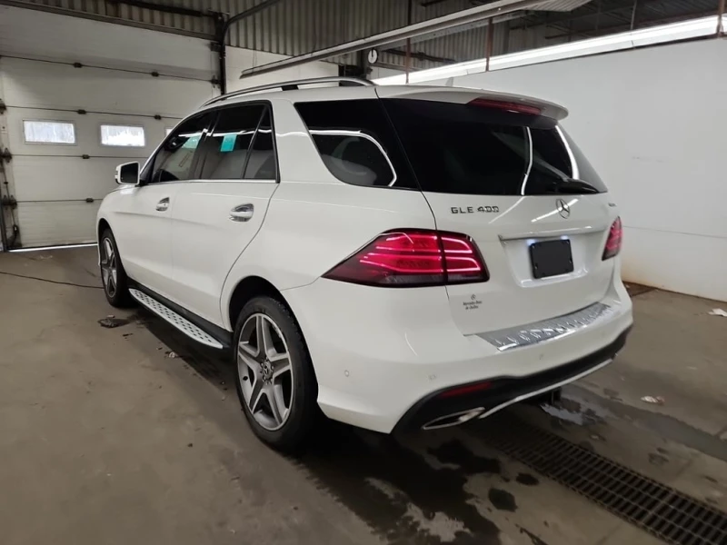 Mercedes-Benz GLE 400 AMG Line * CARFAX * ОПЦИЯ ЗА ФИНАНСИРАНЕ * , снимка 4 - Автомобили и джипове - 53235002