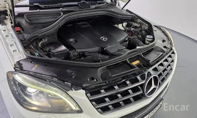 Mercedes-Benz ML 350 * BLUETEC * ТЕЛЕВИЗОРИ * ОБДУХВАНЕ * PANO * АВТОКР, снимка 16 - Автомобили и джипове - 54577904